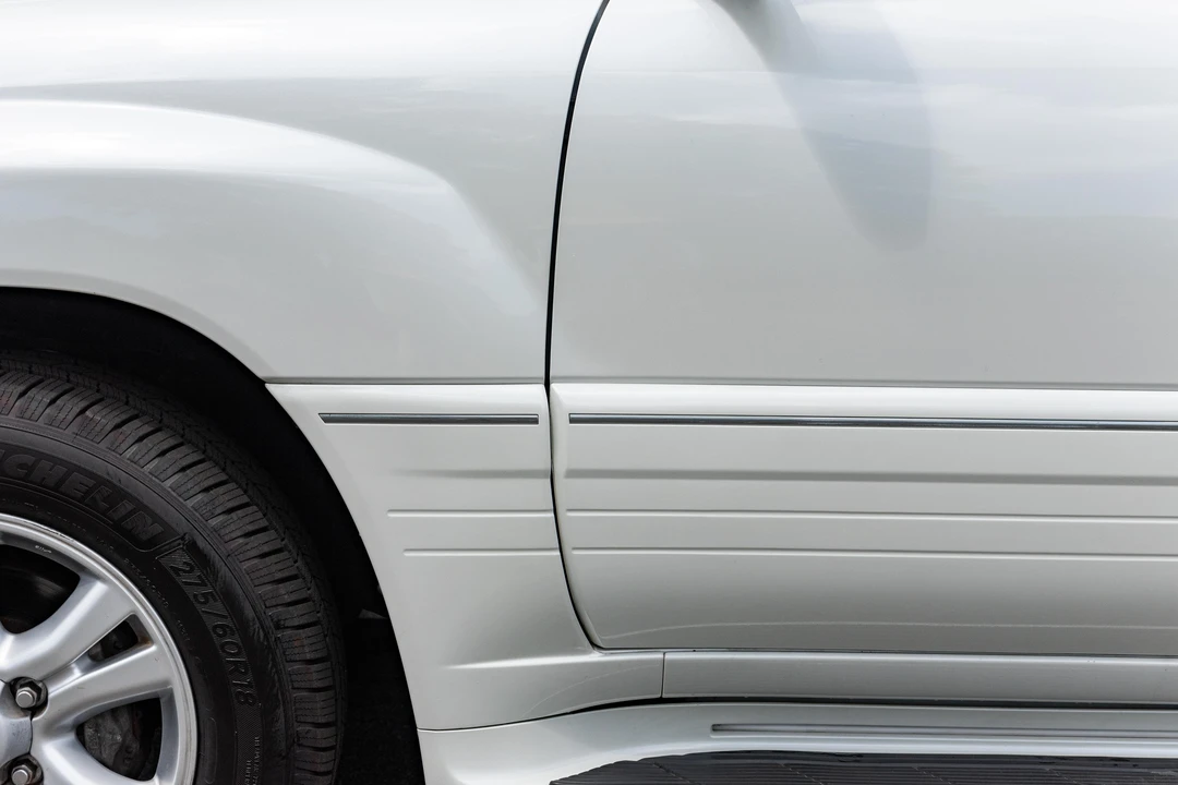 2005 Lexus LX 2nd Gen - Image 15 of 31