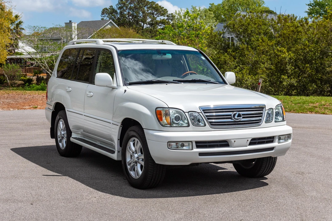 2005 Lexus LX 2nd Gen - Image 6 of 31