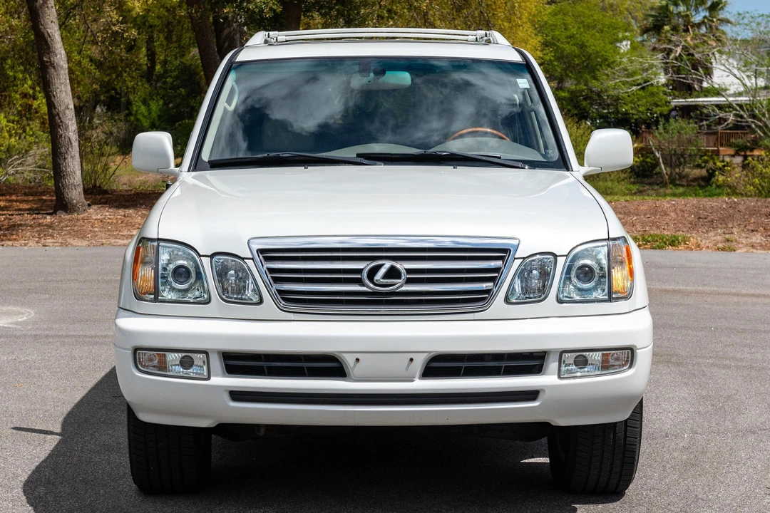 2005 Lexus LX 2nd Gen - Image 2 of 31