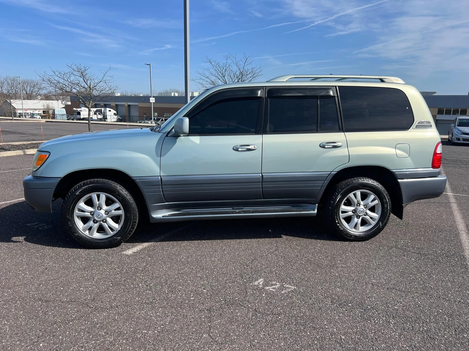 2005 Lexus LX 2nd Gen - Image 6 of 31