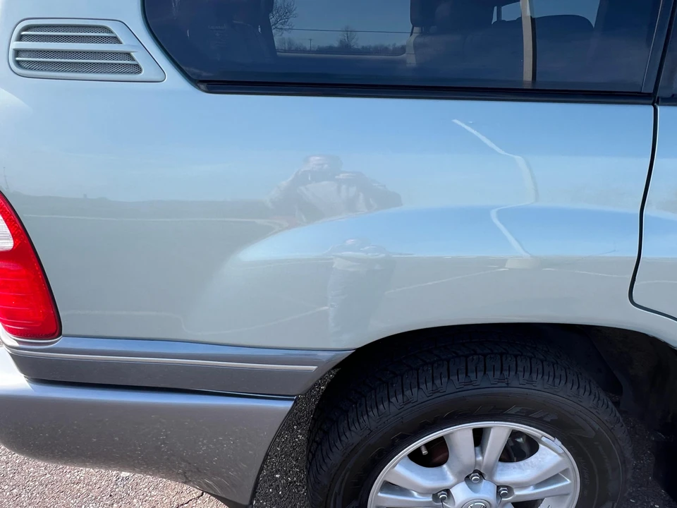 2005 Lexus LX 2nd Gen - Image 27 of 31