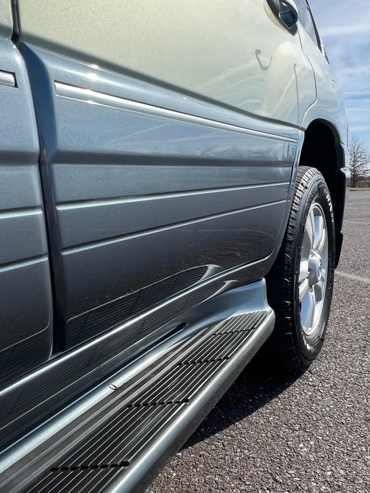2005 Lexus LX 2nd Gen - Image 22 of 31