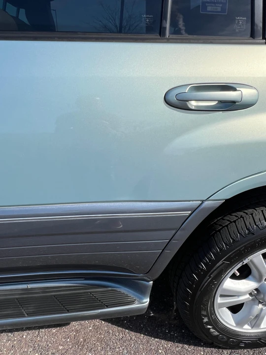 2005 Lexus LX 2nd Gen - Image 21 of 31