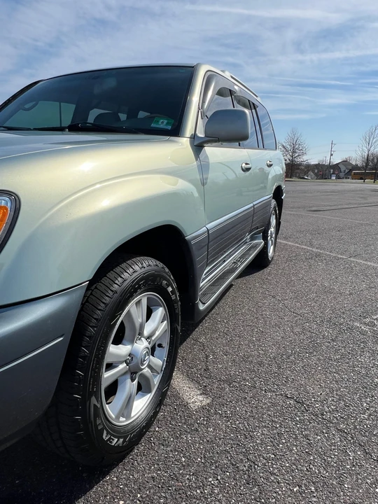 2005 Lexus LX 2nd Gen - Image 15 of 31
