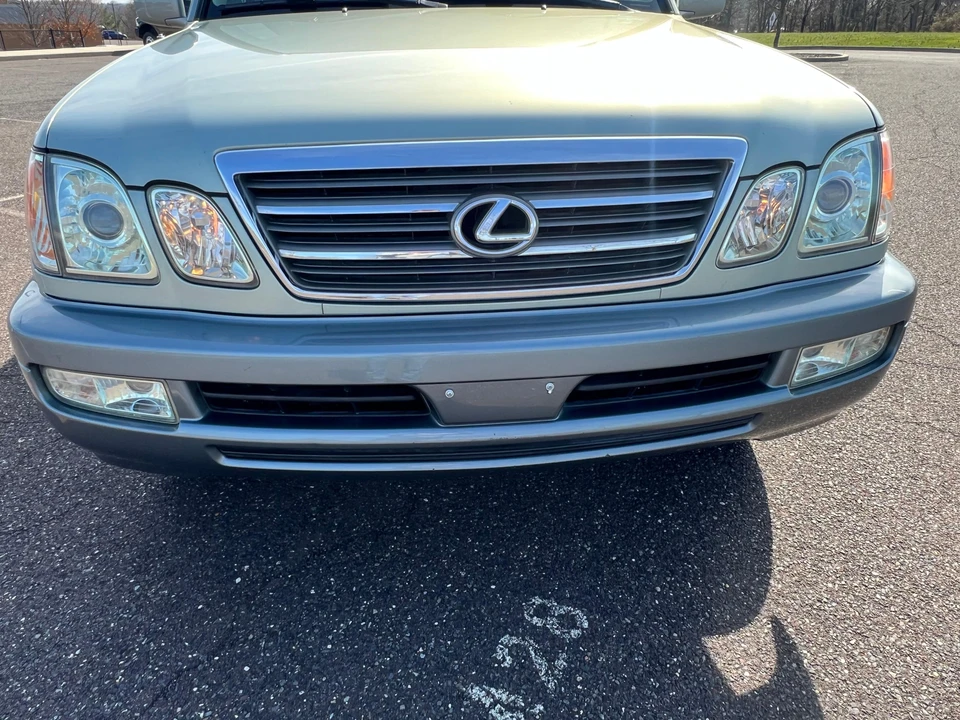 2005 Lexus LX 2nd Gen - Image 14 of 31