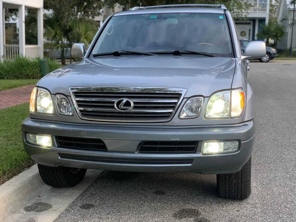 2005 Lexus LX 2nd Gen - Image 8 of 31
