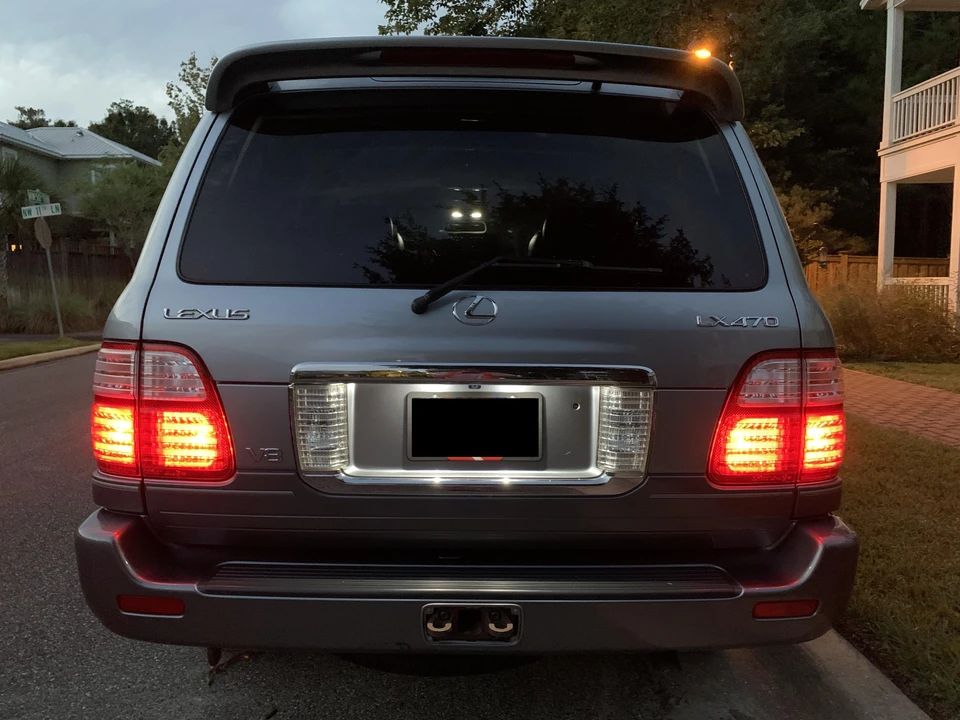 2005 Lexus LX 2nd Gen - Image 13 of 31