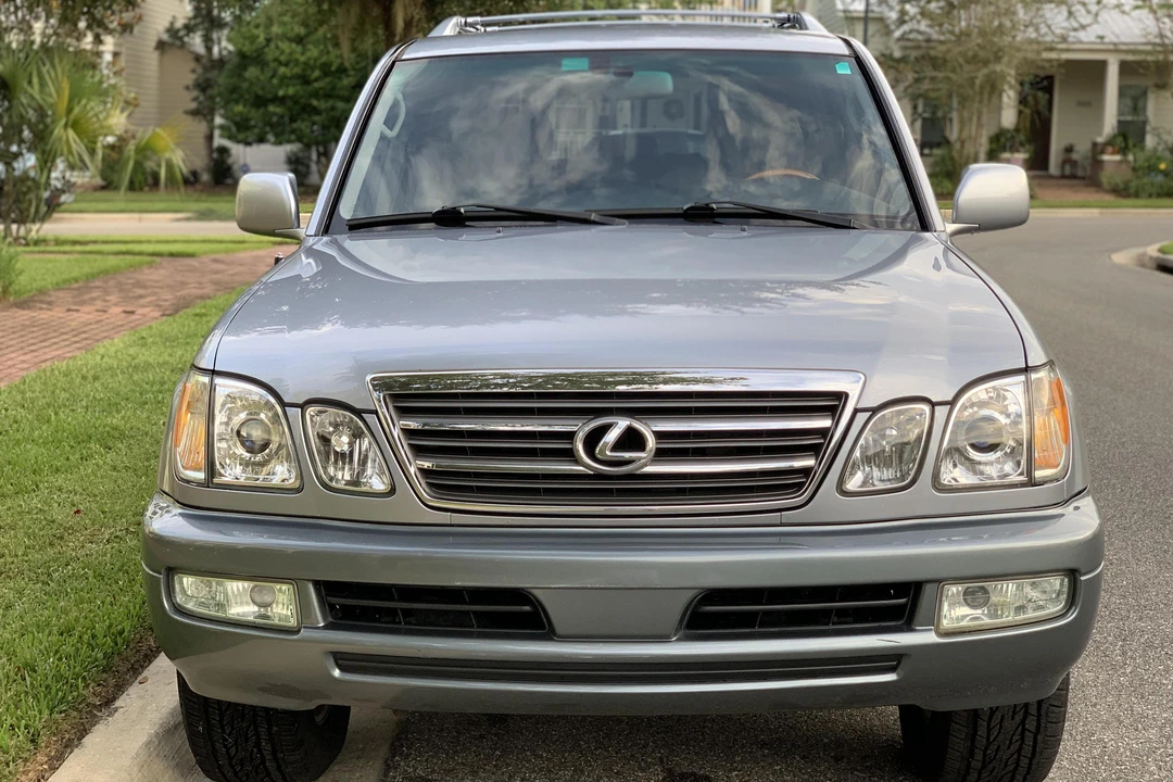 2005 Lexus LX 2nd Gen - Image 2 of 31