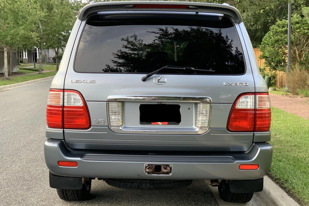 2005 Lexus LX 2nd Gen - Image 5 of 31