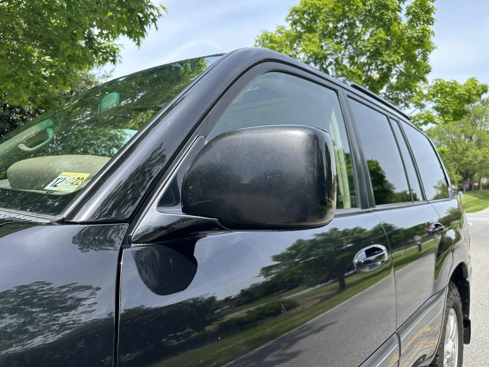 2005 Lexus LX 2nd Gen - Image 21 of 31