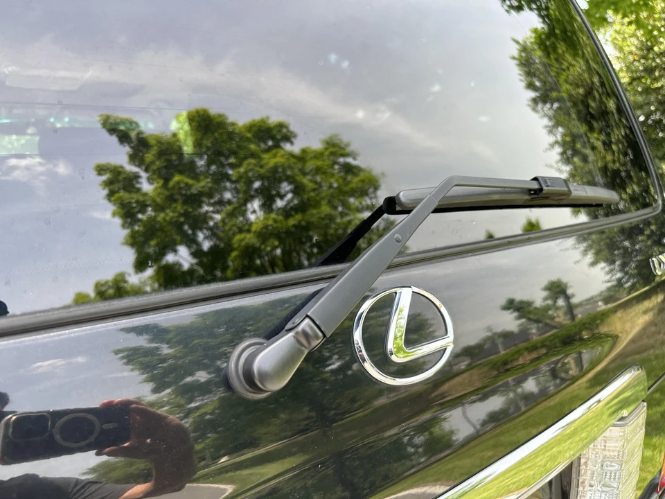 2005 Lexus LX 2nd Gen - Image 30 of 31