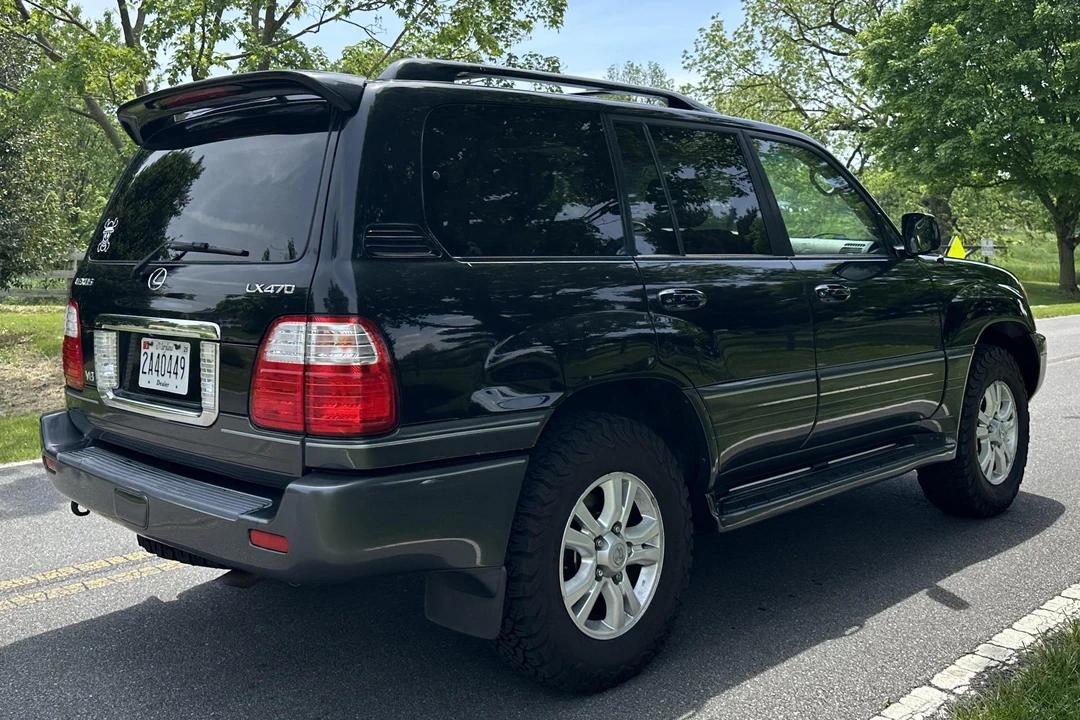 2005 Lexus LX 2nd Gen - Image 4 of 31