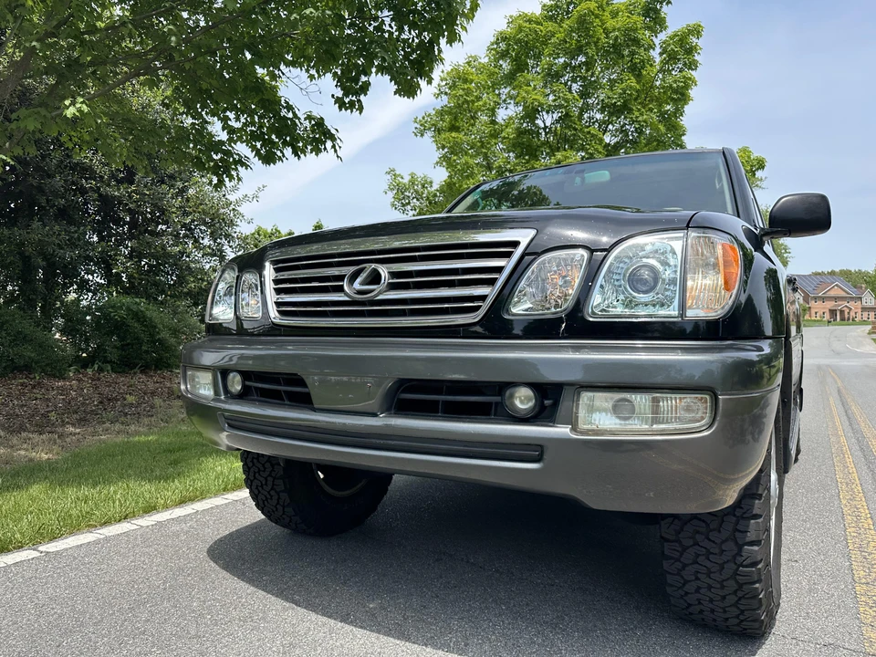 2005 Lexus LX 2nd Gen - Image 6 of 31
