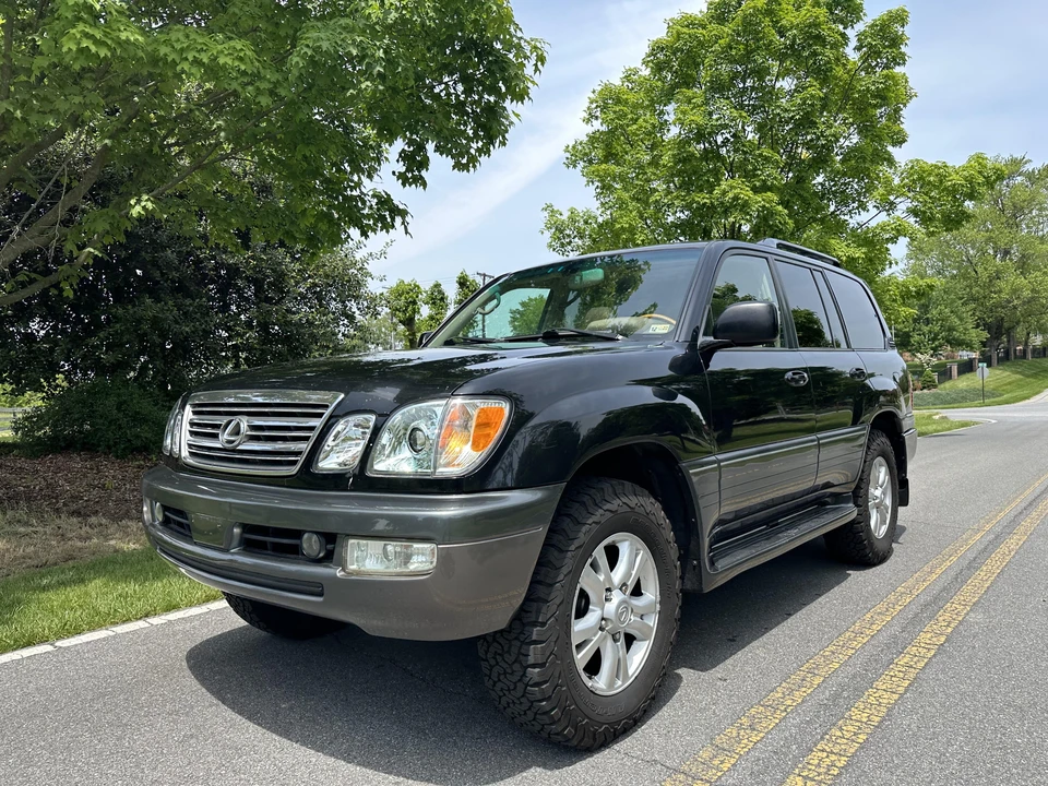 2005 Lexus LX 2nd Gen - Image 8 of 31