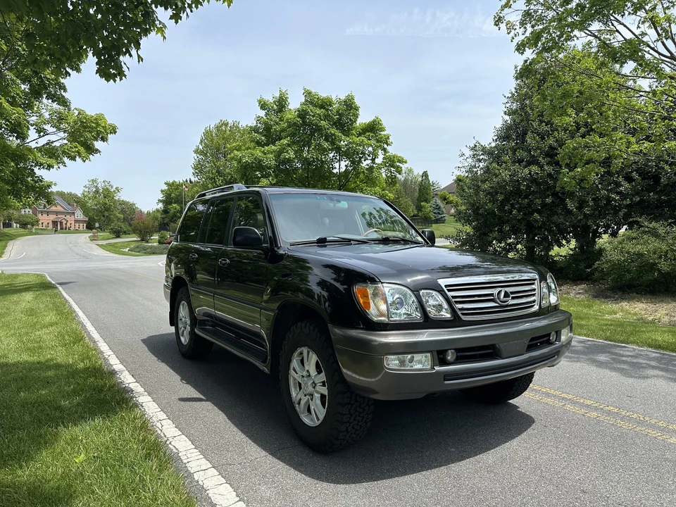 2005 Lexus LX 2nd Gen - Image 19 of 31