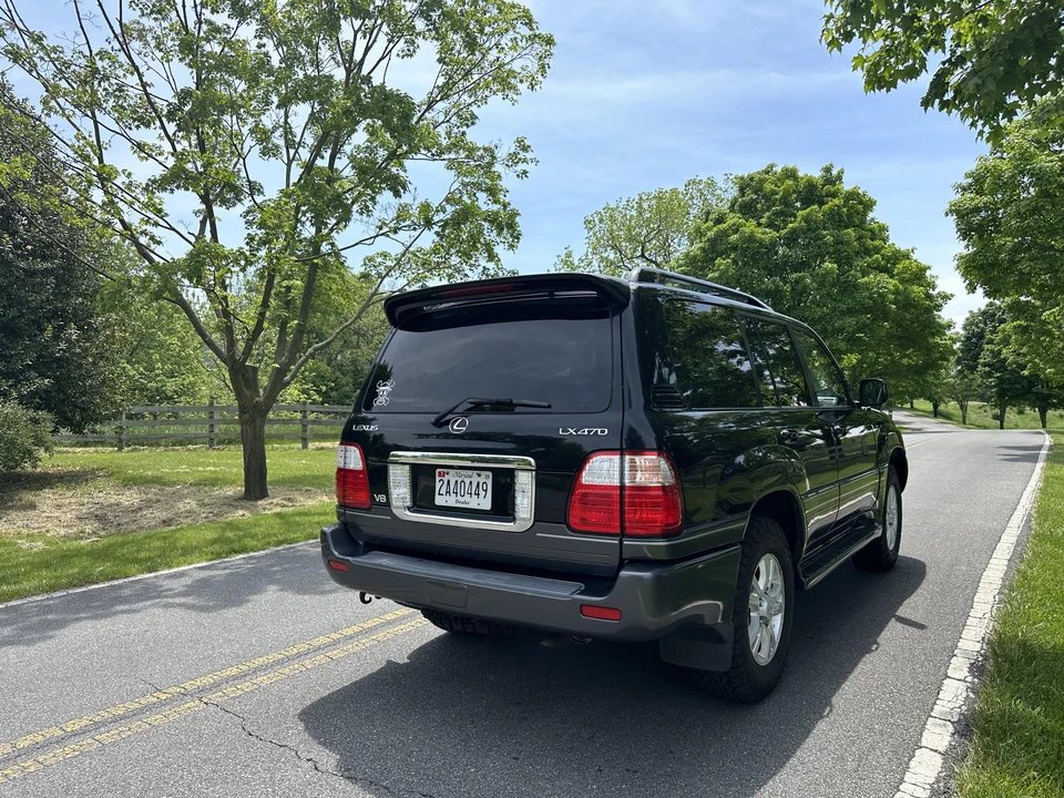 2005 Lexus LX 2nd Gen - Image 14 of 31