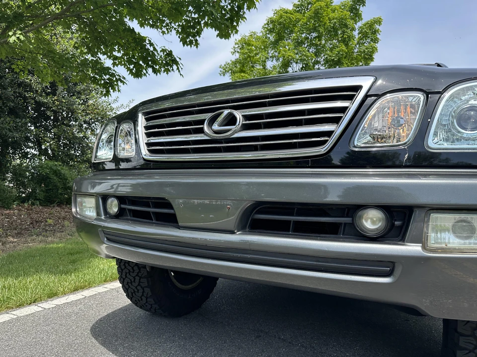 2005 Lexus LX 2nd Gen - Image 20 of 31