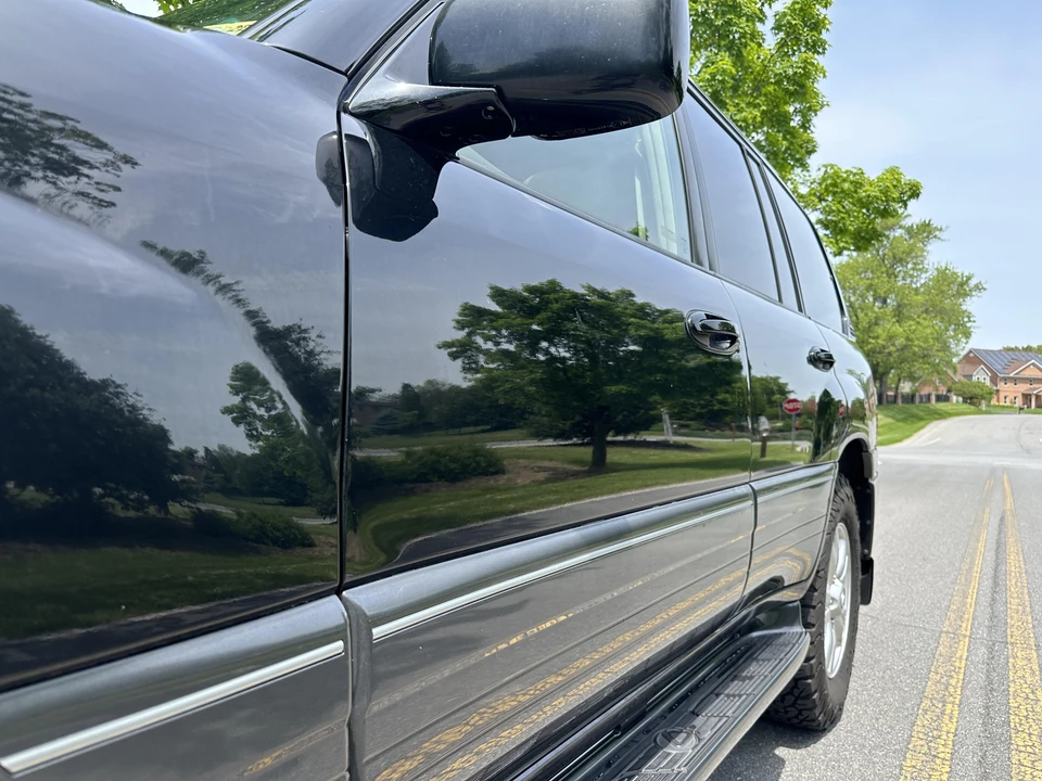 2005 Lexus LX 2nd Gen - Image 22 of 31