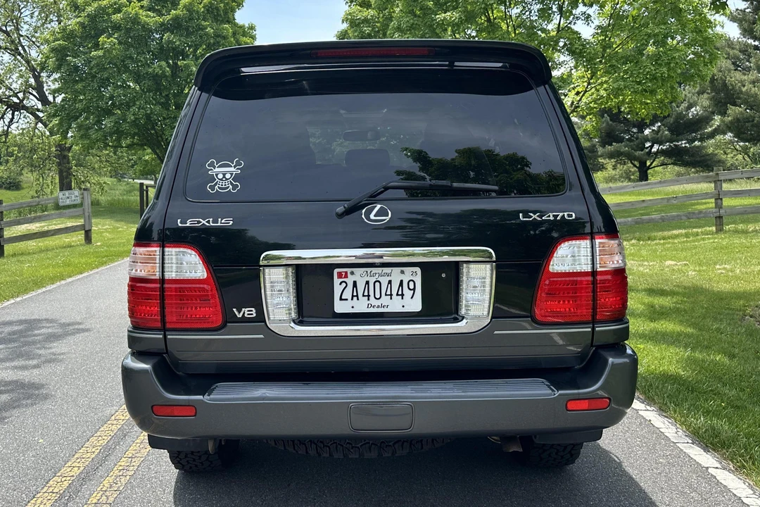 2005 Lexus LX 2nd Gen - Image 5 of 31