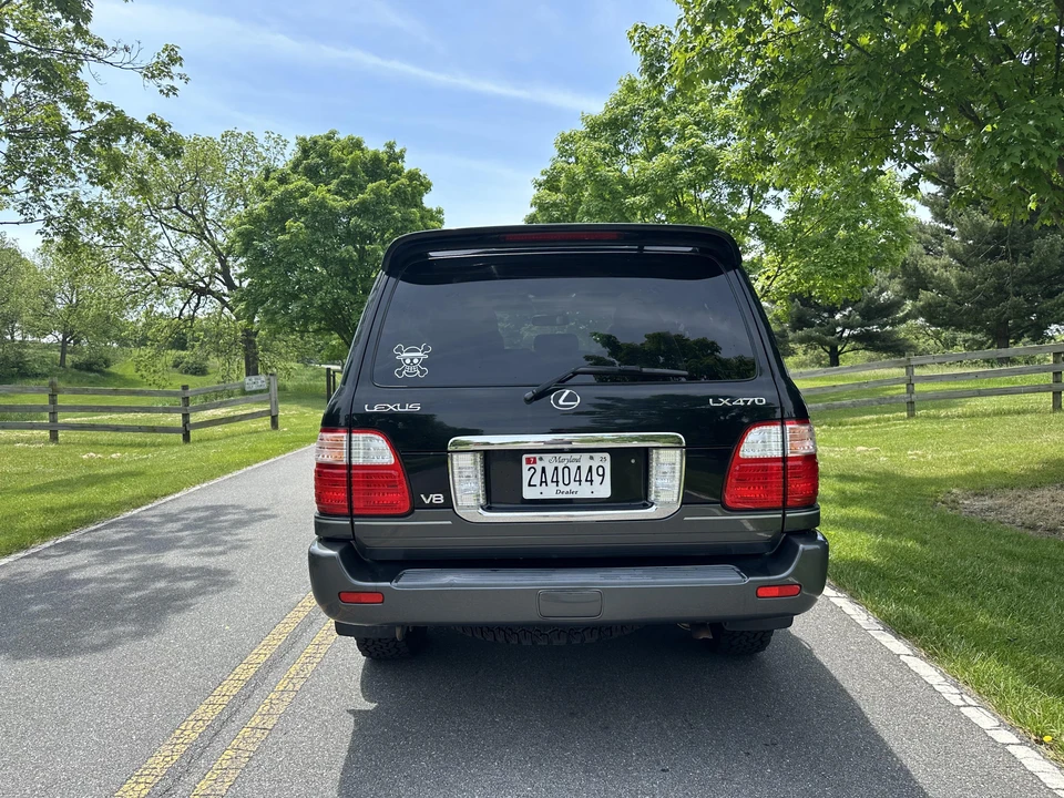 2005 Lexus LX 2nd Gen - Image 13 of 31