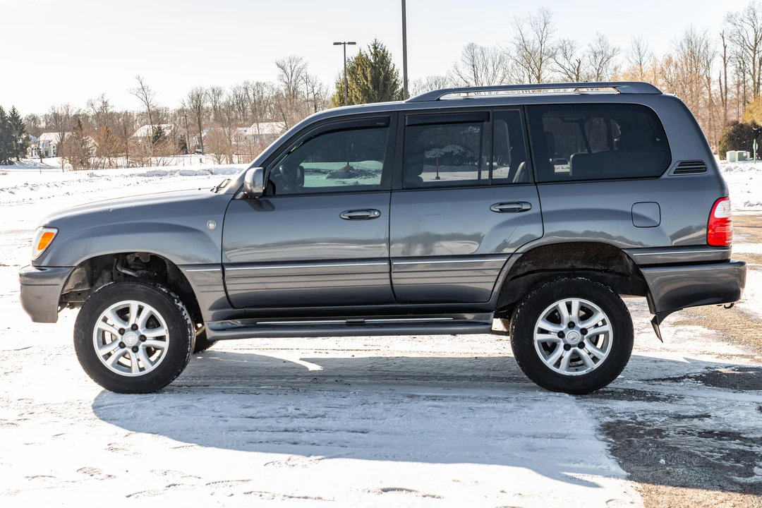 2005 Lexus LX 2nd Gen - Image 6 of 31