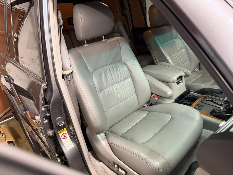 2005 Lexus LX 2nd Gen - Image 18 of 31