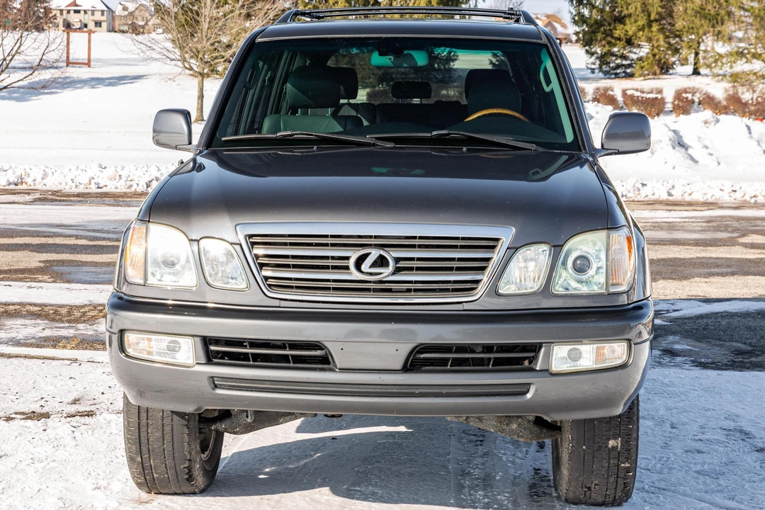 2005 Lexus LX 2nd Gen - Image 2 of 31