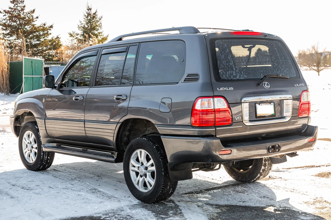 2005 Lexus LX 2nd Gen - Image 4 of 31