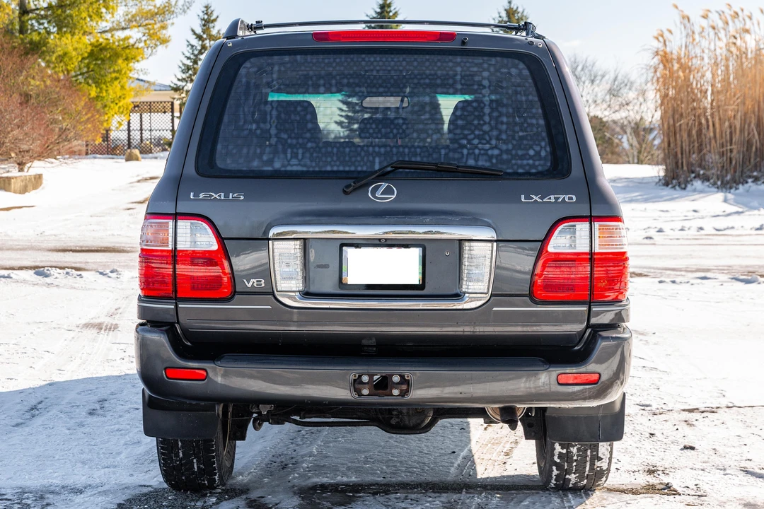 2005 Lexus LX 2nd Gen - Image 5 of 31