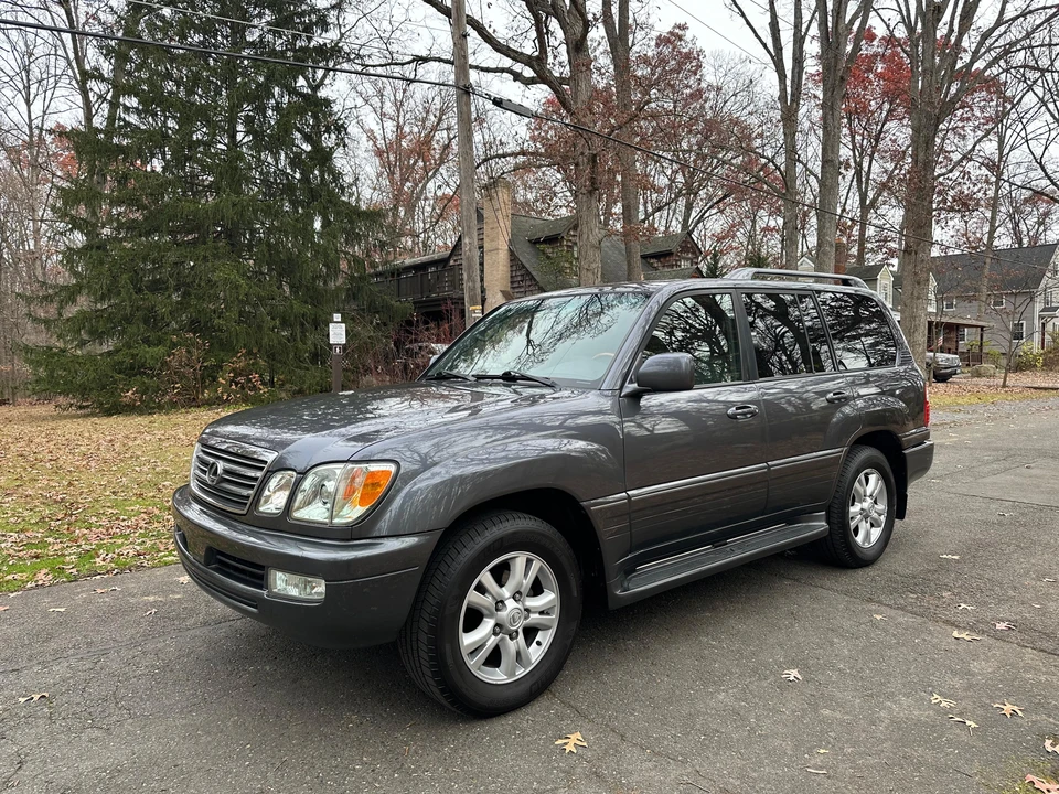 2005 Lexus LX 2nd Gen - Image 15 of 31