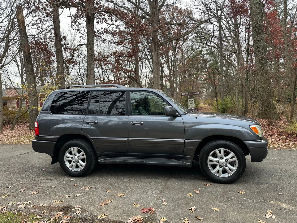 2005 Lexus LX 2nd Gen - Image 31 of 31