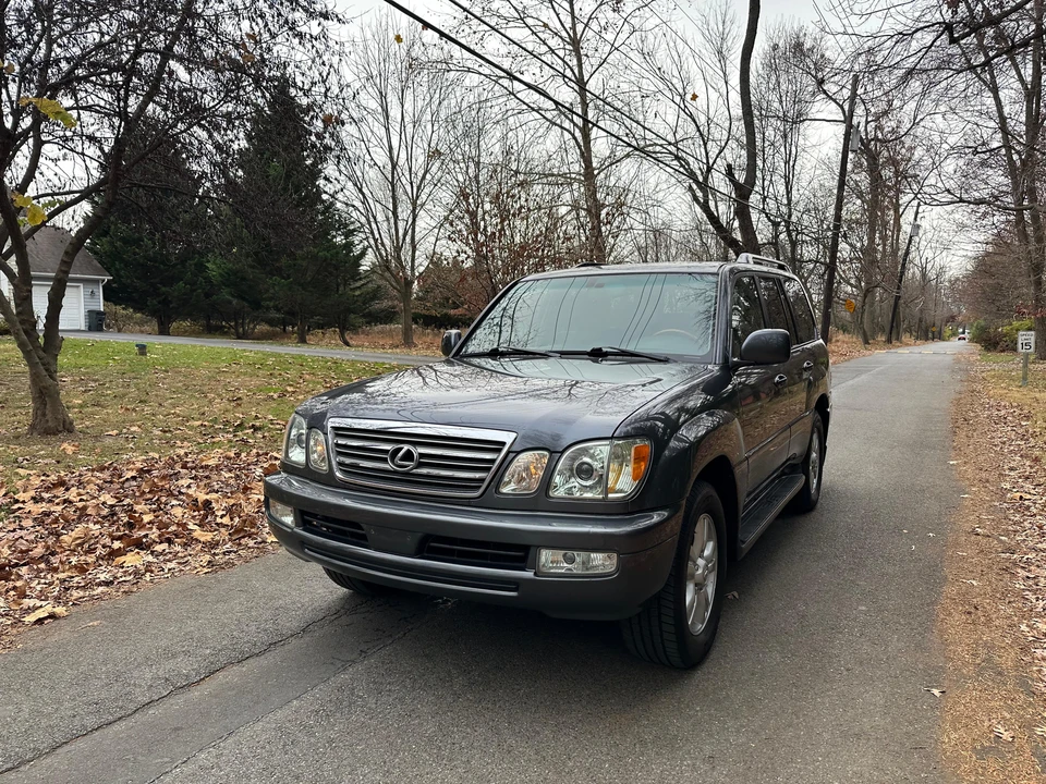2005 Lexus LX 2nd Gen - Image 8 of 31