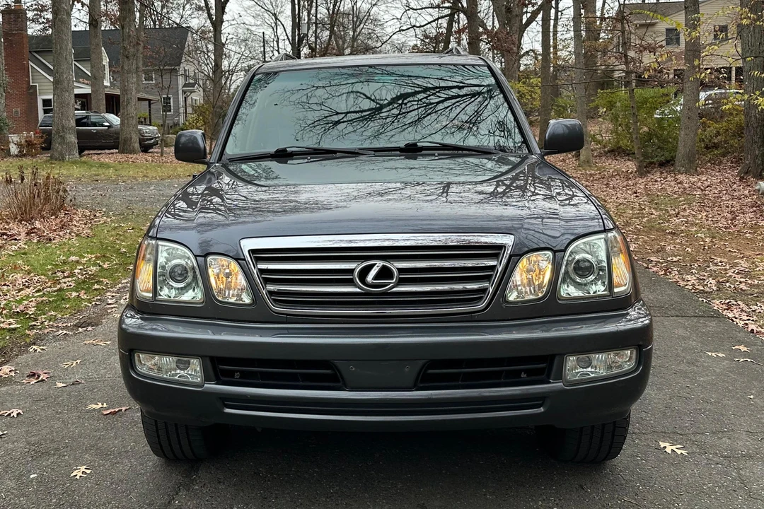 2005 Lexus LX 2nd Gen - Image 2 of 31