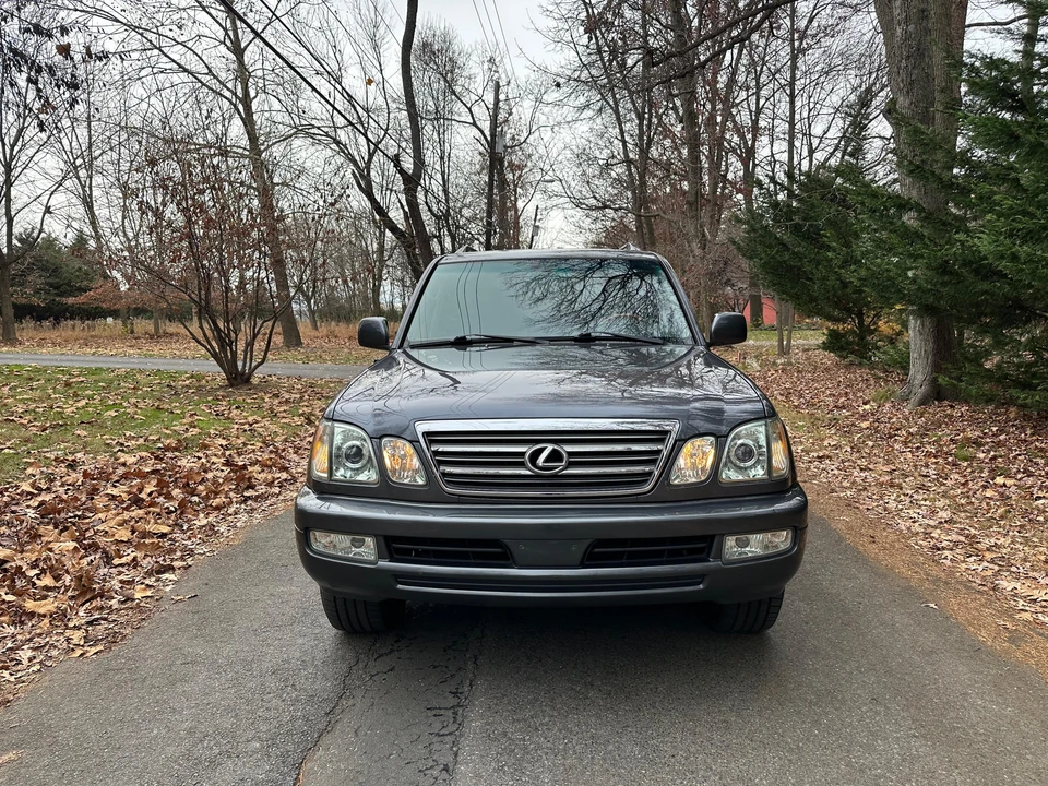 2005 Lexus LX 2nd Gen - Image 6 of 31