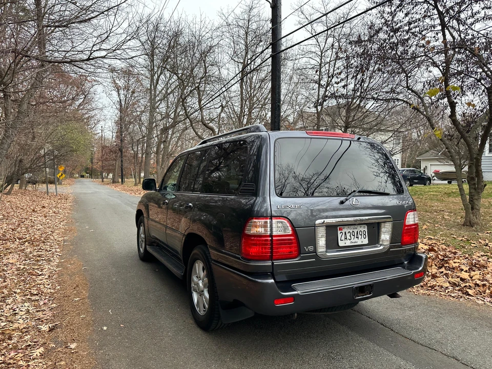 2005 Lexus LX 2nd Gen - Image 20 of 31