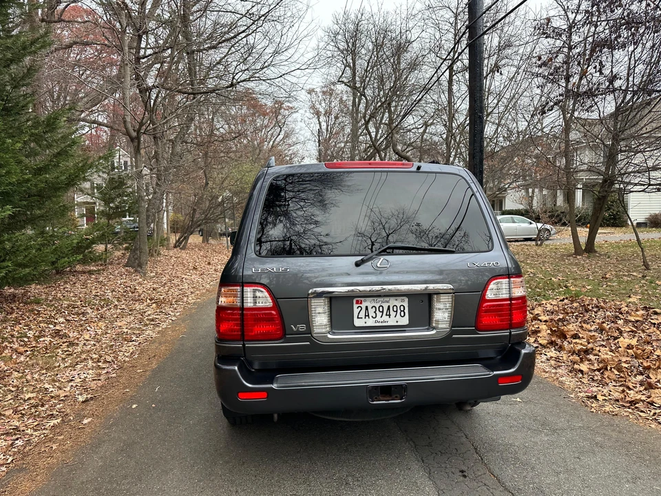 2005 Lexus LX 2nd Gen - Image 22 of 31