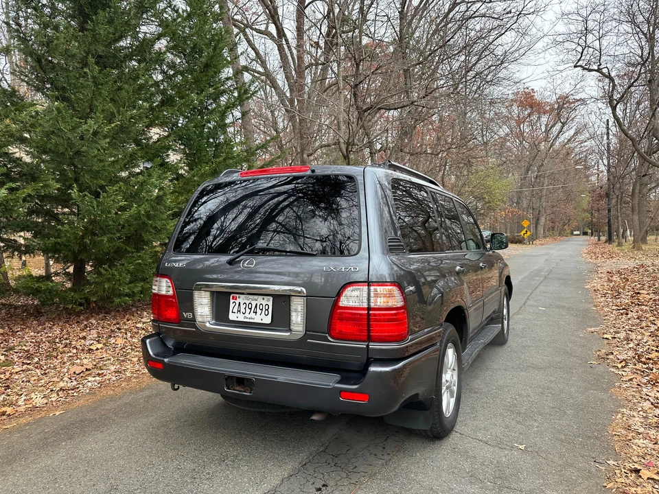 2005 Lexus LX 2nd Gen - Image 24 of 31