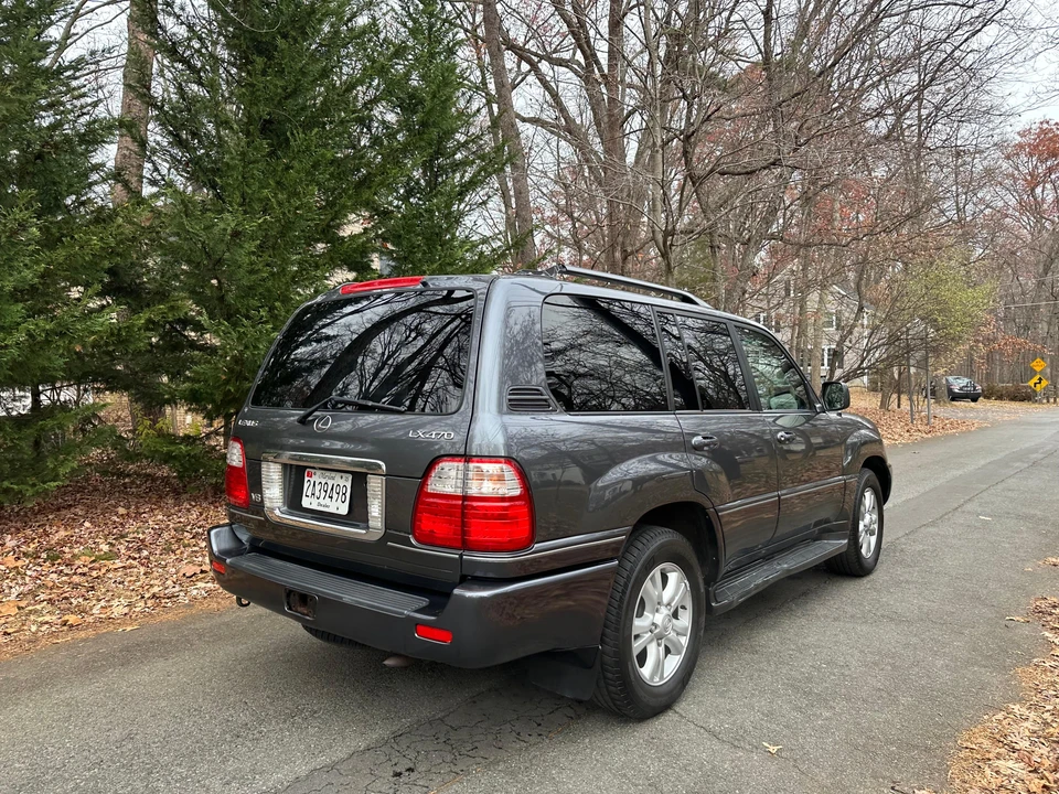2005 Lexus LX 2nd Gen - Image 25 of 31