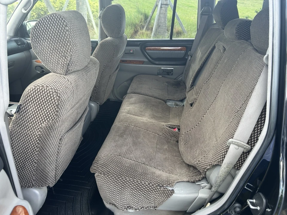 2005 Lexus LX 2nd Gen - Image 21 of 31