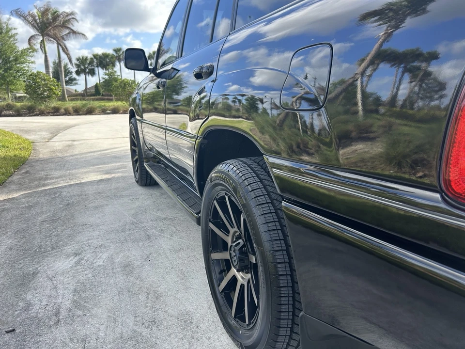 2005 Lexus LX 2nd Gen - Image 7 of 31