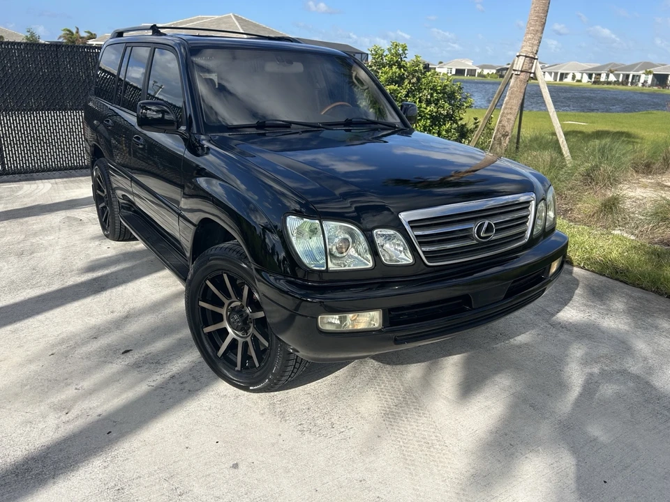 2005 Lexus LX 2nd Gen - Image 10 of 31