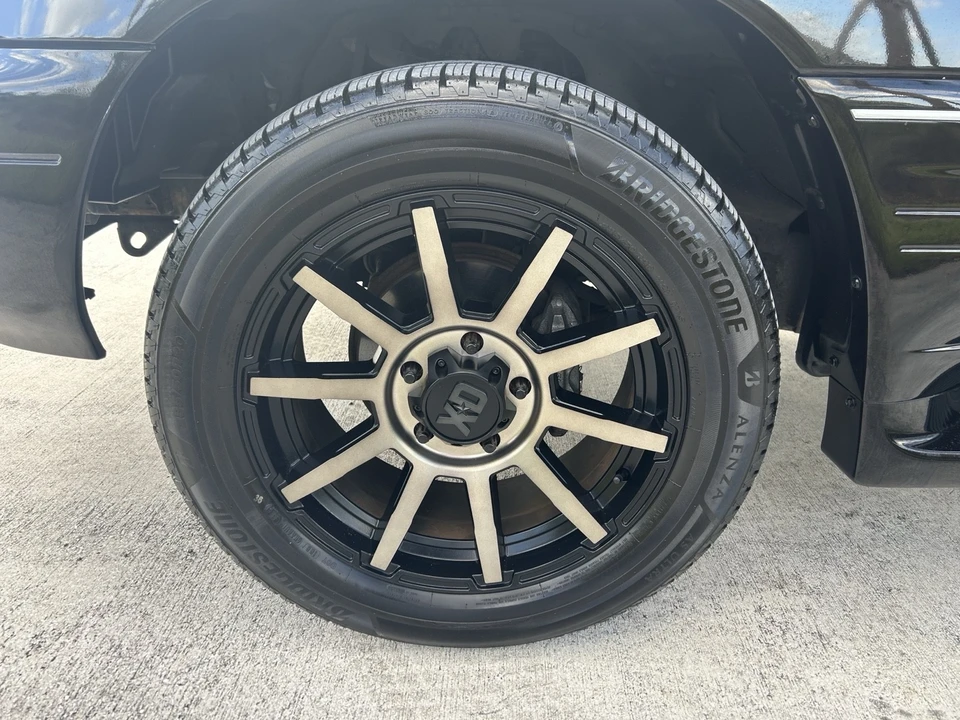 2005 Lexus LX 2nd Gen - Image 14 of 31