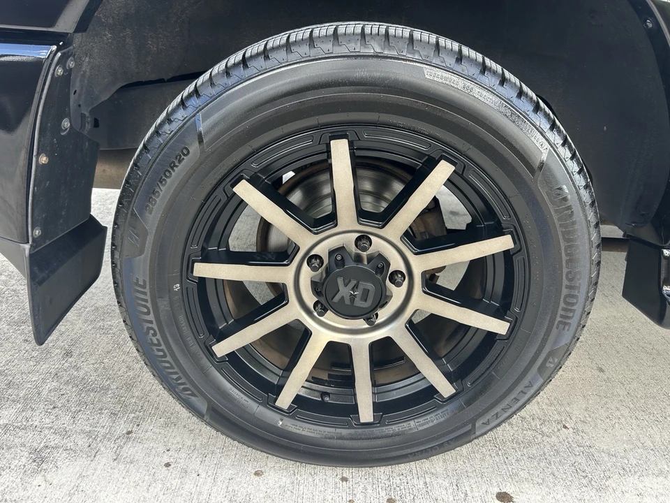 2005 Lexus LX 2nd Gen - Image 13 of 31