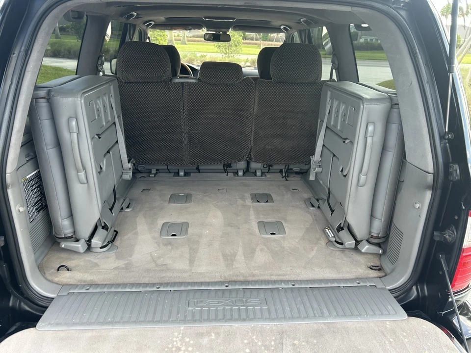 2005 Lexus LX 2nd Gen - Image 17 of 31