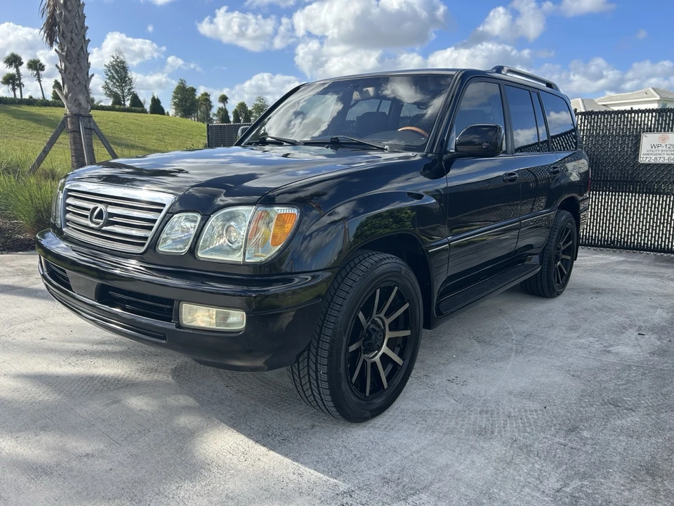 2005 Lexus LX 2nd Gen - Image 2 of 31