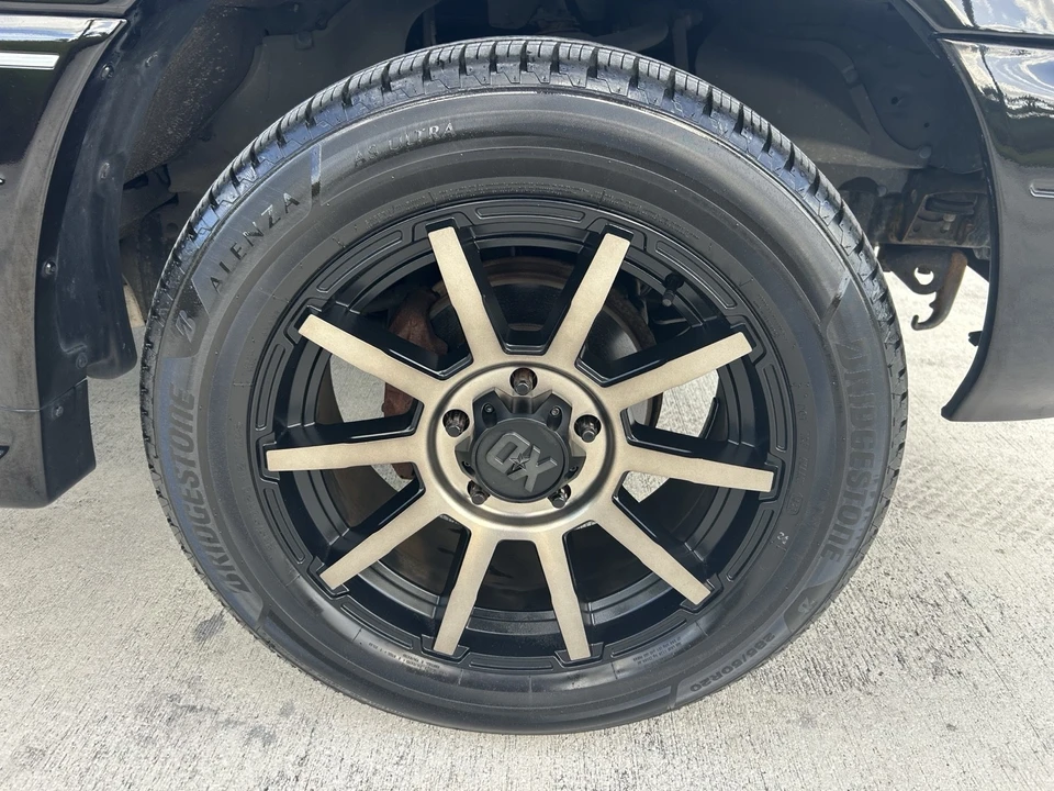 2005 Lexus LX 2nd Gen - Image 12 of 31