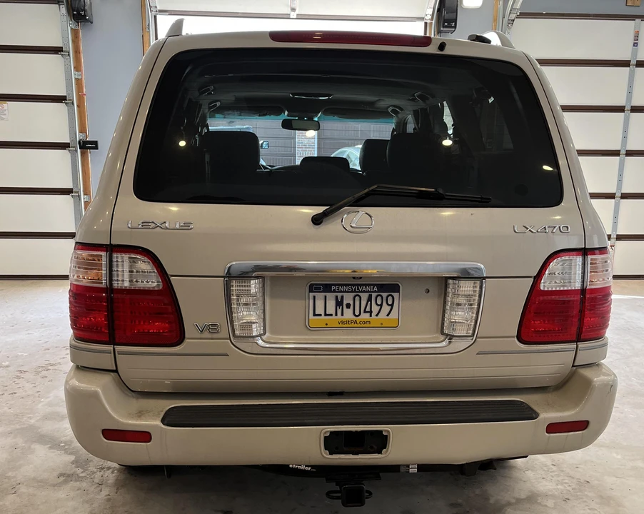 2005 Lexus LX 2nd Gen - Image 5 of 31