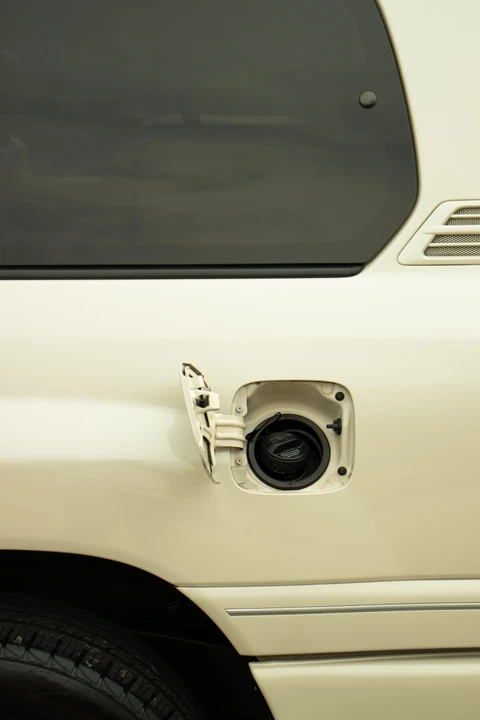 2005 Lexus LX 2nd Gen - Image 27 of 31