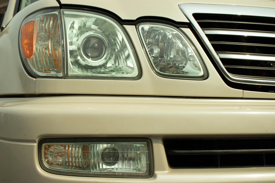 2005 Lexus LX 2nd Gen - Image 17 of 31