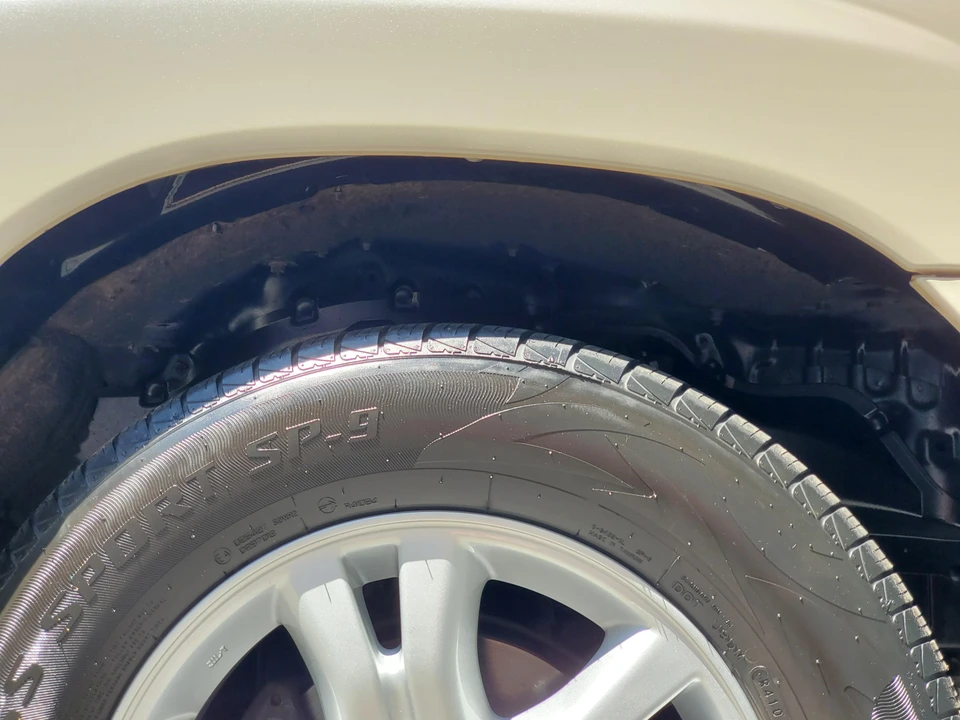 2005 Lexus LX 2nd Gen - Image 22 of 31